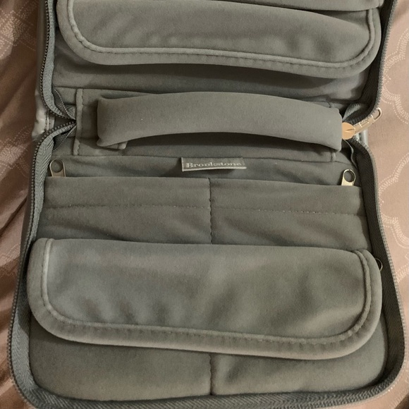 Authentic Brookstone Travel Jewelry Pouch - Picture 5 of 9